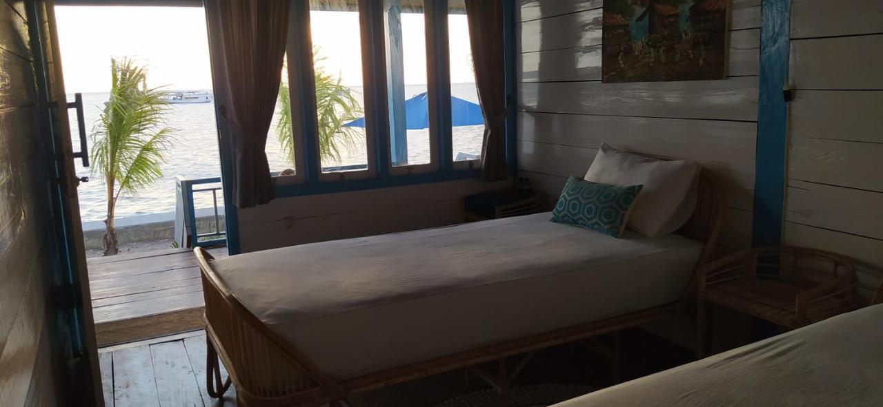 Moyo Island Resort Exterior photo