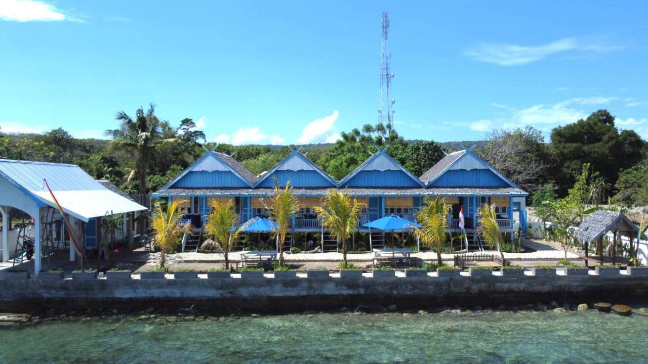 Moyo Island Resort Exterior photo
