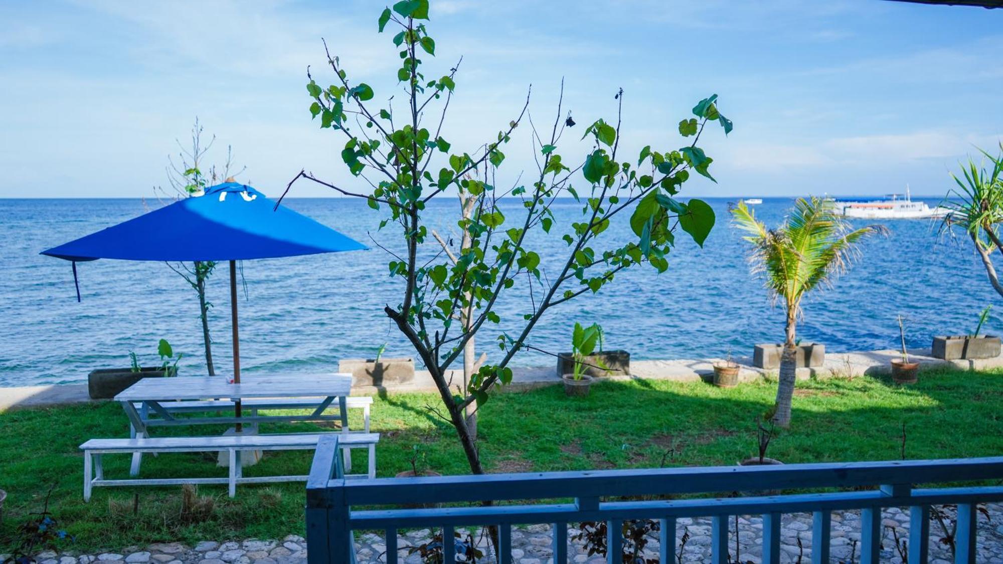 Moyo Island Resort Room photo
