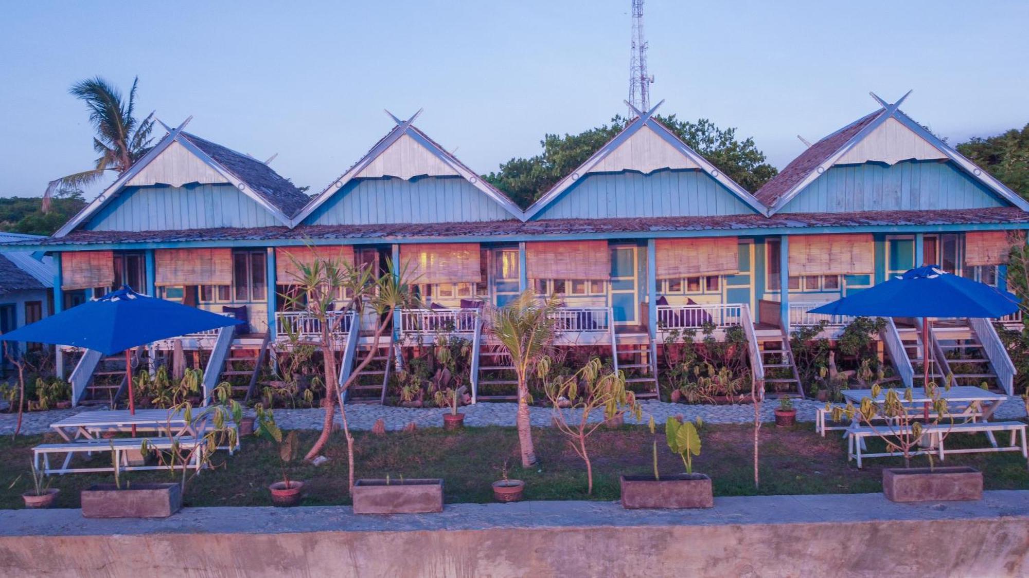 Moyo Island Resort Exterior photo